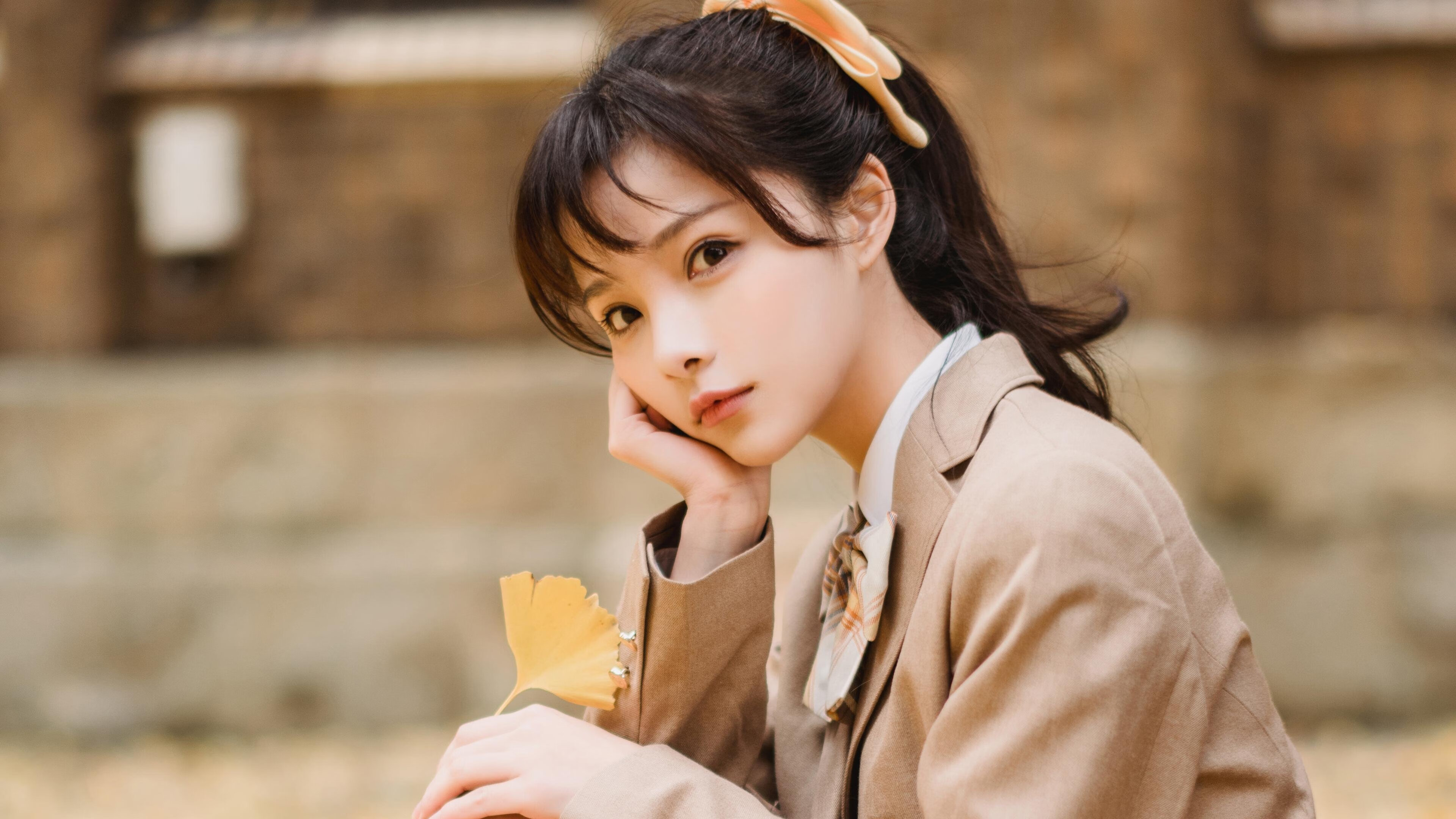 德国骑手弗洛尔·德·温内在2024年欧洲三项赛锦标赛中以“Thunder”马匹获得个人铜牌，表现出色。