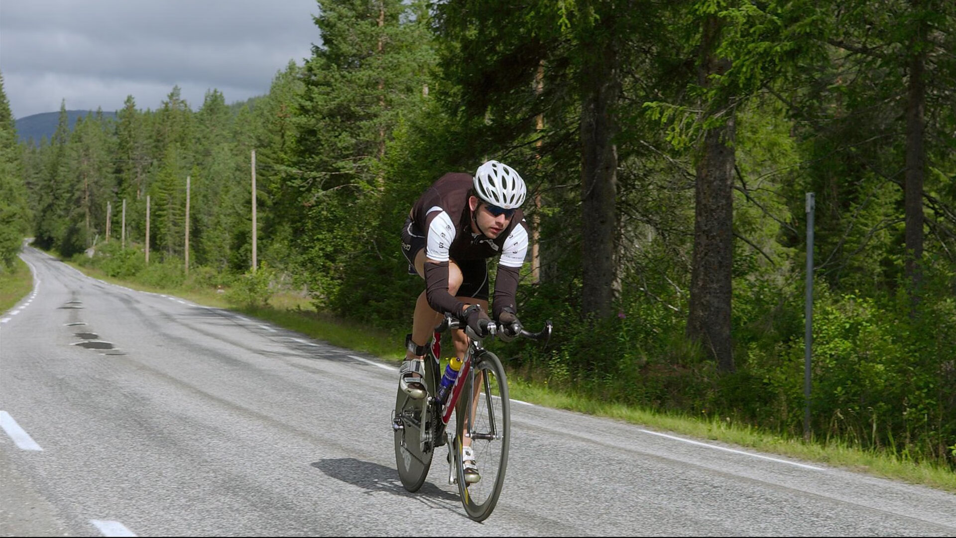 中国队决赛精彩瞬间成为赛场焦点，中国队进决赛